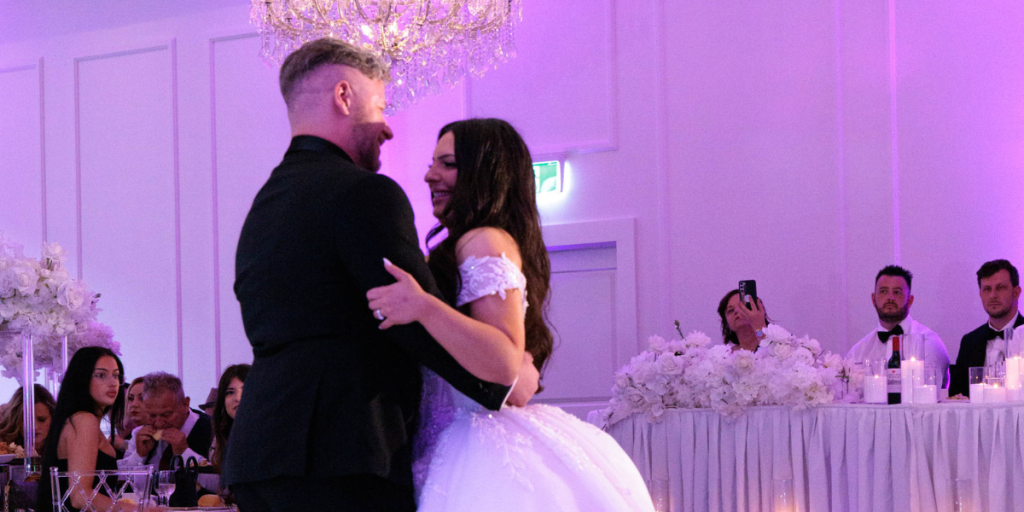 Match your outfit to the venue style (ballroom, contemporary, garden, waterfront)